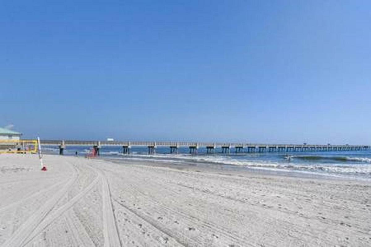 Beach Getaway-Private Suite-Shared Home Jacksonville Beach Exterior photo